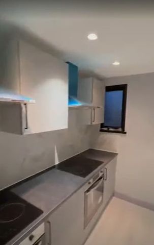 6 Bed Detached House, Athlone Road, SW2 - Photo 2