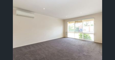 Beautifully updated unit! - Photo 3