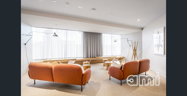 Fantastic harbour view 2 Bed 2 Bath 1 Car-park - Photo 1