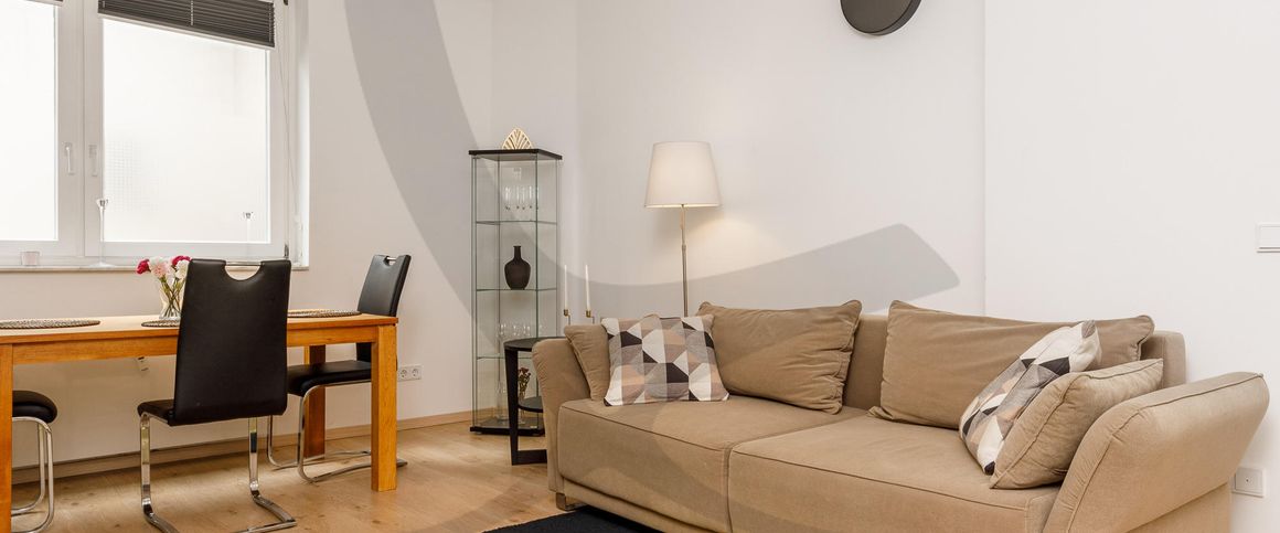 Berlin Living - Photo 1