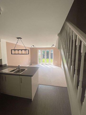 2 bedroom terraced house to rent - Photo 3