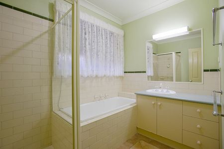 Not To Be Missed! - Photo 5