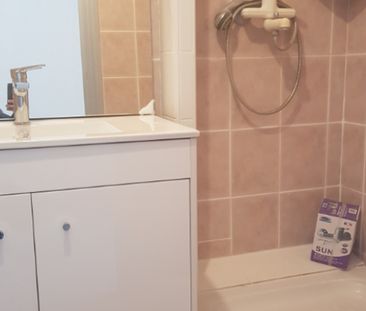 STUDIO AVEC CHAMBRE SALON DE PROVENCE - Photo 4