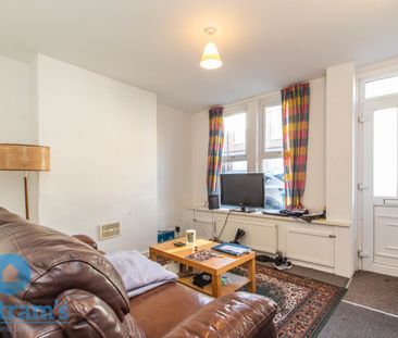 2 bed End Terraced House for Rent - Photo 1