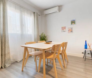 Spacious, fully equipped, with a work area and excellent connections to the center of Madrid - Foto 1