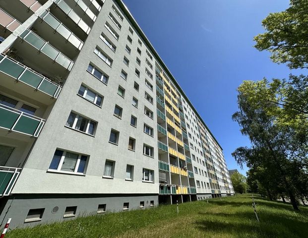 3-Raum-Wohnung mit Balkon in begrünter Wohnlage - Photo 1