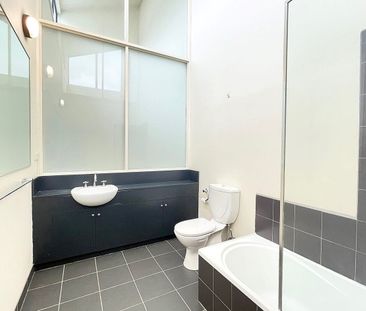 Versatile Home Office - Photo 3