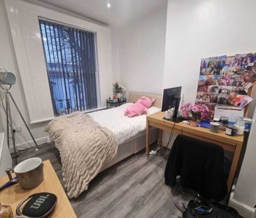 7 Bed Student Accommodation - Photo 5