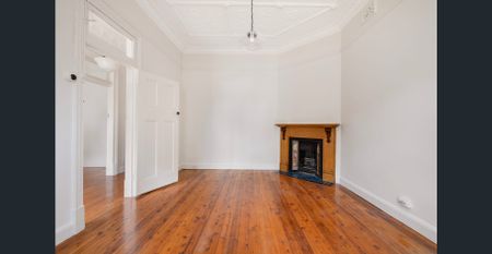 Renovated freestanding family home w/ large yard - Photo 4