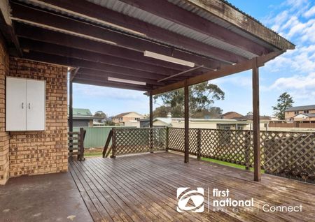 Gorgeous 4-Bedroom Home with Self-Contained Studio - Photo 4