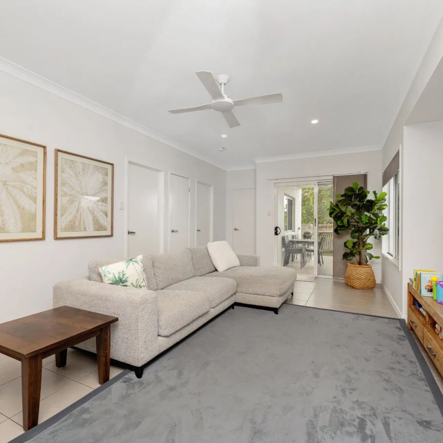 Private Parkside Living in Kalynda Chase - Photo 1