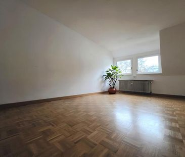 Altbau-Charme: 4,5 Zi. mit Echtholzparkett & sep. Home-Office-Zimme... - Photo 2