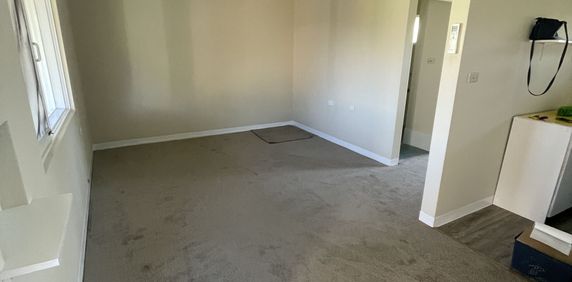 Close to Town - Photo 2