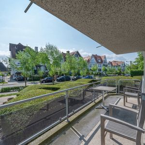 Ongemeubeld, hoekappartement nabij het Albertplein - Photo 2