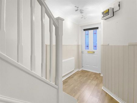 2 bedroom end of terrace house to rent - Photo 3