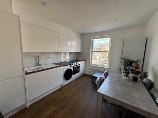 Studio Flat, Old Town, SW4 - Photo 1