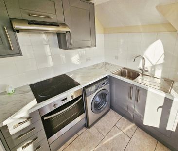 2 Bedroom Apartment to Rent in Eskdaill Place, Lindsay Street, Kett... - Photo 2