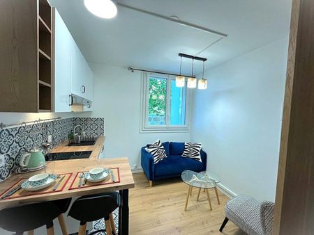 CHARMANT T2 MEUBLÉ DE 25.05 M² ENTIEREMENT RENOVÉ ORIENTÉ EST - RUE PIERRE VOYANT , VILLEURBANNE - Photo 5