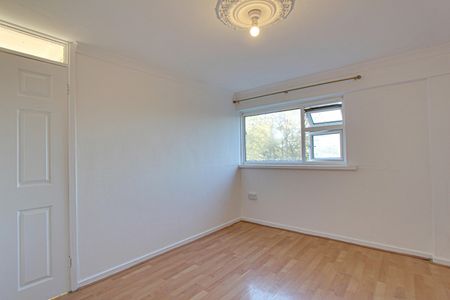 2 Bed Maisonette, Warminster Gardens, SE25 - Photo 4