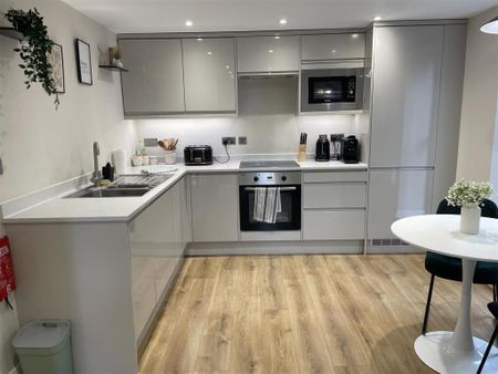 2 bedroom maisonette to rent - Photo 3