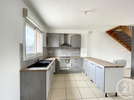 Location Maison 3 pièces 70m² ROSIERES PRES TROYES 10430 - Photo 3