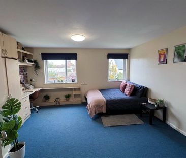 Silver Ensuite Room - Photo 6