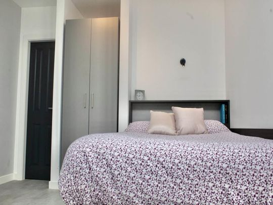 Studio 5 207 High Street - Photo 1