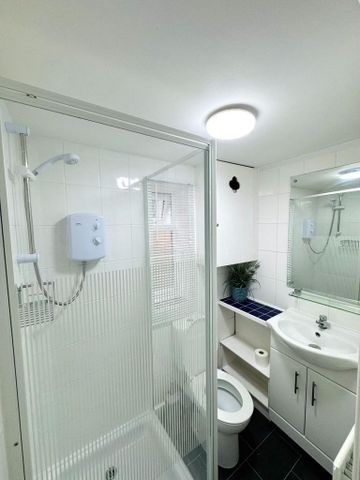 Studio to rent - Photo 5