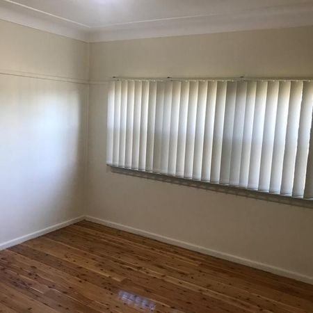 2 BEDROOM HOME WITH AIR CONDITIONING - Photo 2