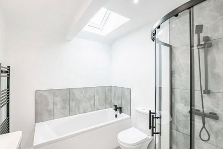 4 bedroom detached house to rent - Photo 4