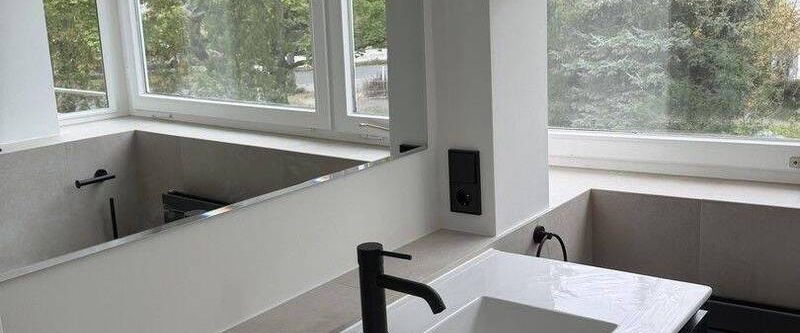 Wohnen im Grunewald, mit drei Zimmern und großem Balkon - EBK, Gerage uvm. - Photo 1