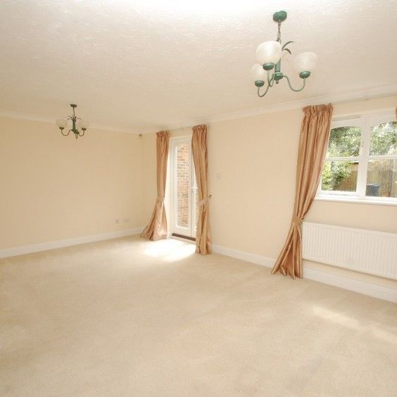 White Hart Close, Chalfont St Giles, Buckinghamshire,HP8 - Photo 1