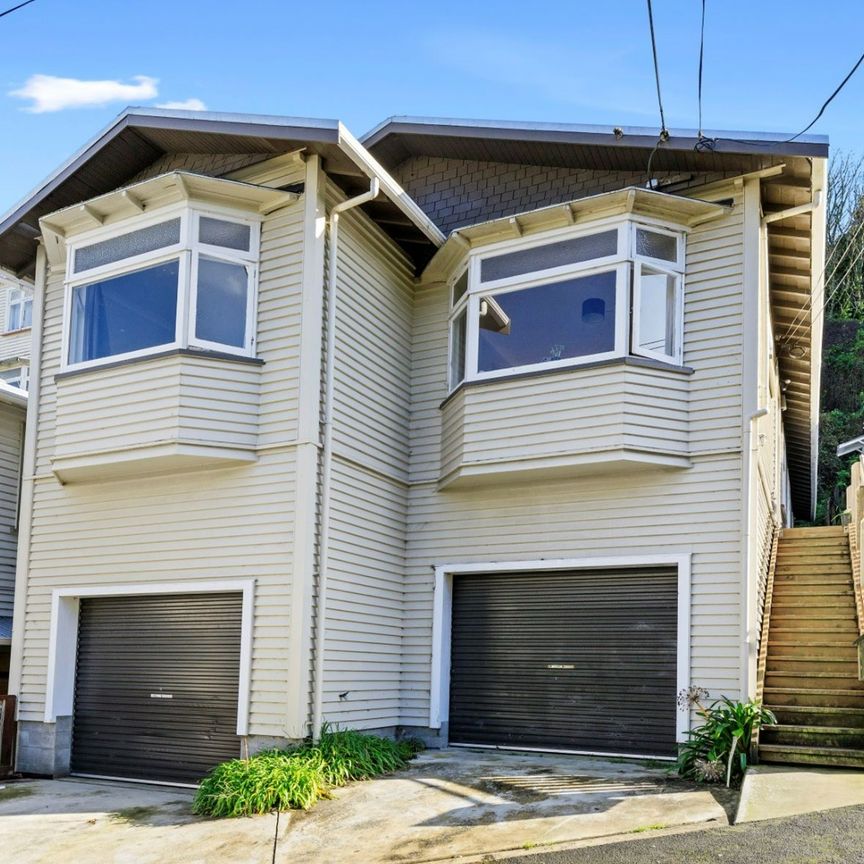 Modern 2-Bedroom Flat in the Heart of Aro Valley - Photo 1