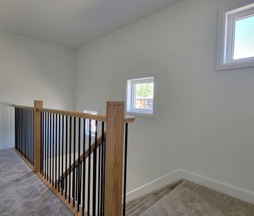 33 Walden Pond Dr, Amherstview, ON K7N 0E7 - Photo 6