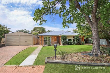 8 Cedar Court, Thurgoona - Photo 2