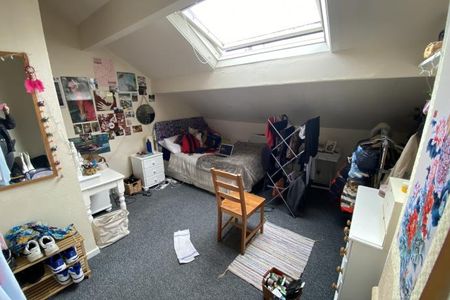 Village Place , - Photo 5