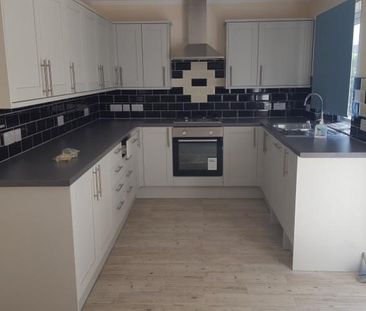 5 bedroom terraced house to rent - Photo 3