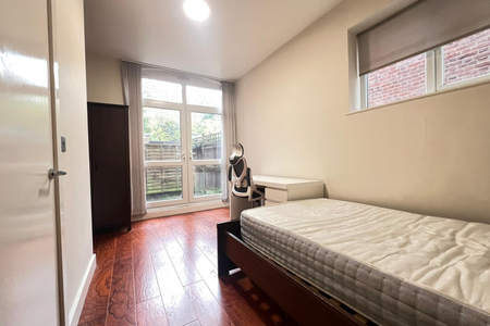 Earlham Road - Photo 2