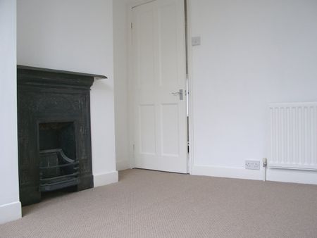 2 Bed Maisonette, Grove Close, SE23 - Photo 5