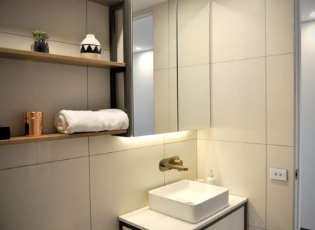 Modern 2-bedroom apartment in a perfect location! - Photo 3
