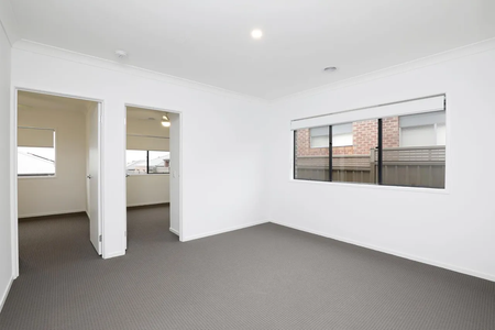 11 Duloe Rise, Melton South VIC 3338 - House For Rent | Domain - Photo 3