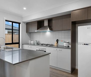 “Fully Furnished 3 BEDROOM FAMILY HOME FOR RENT IN WERRIBEE” - Photo 4