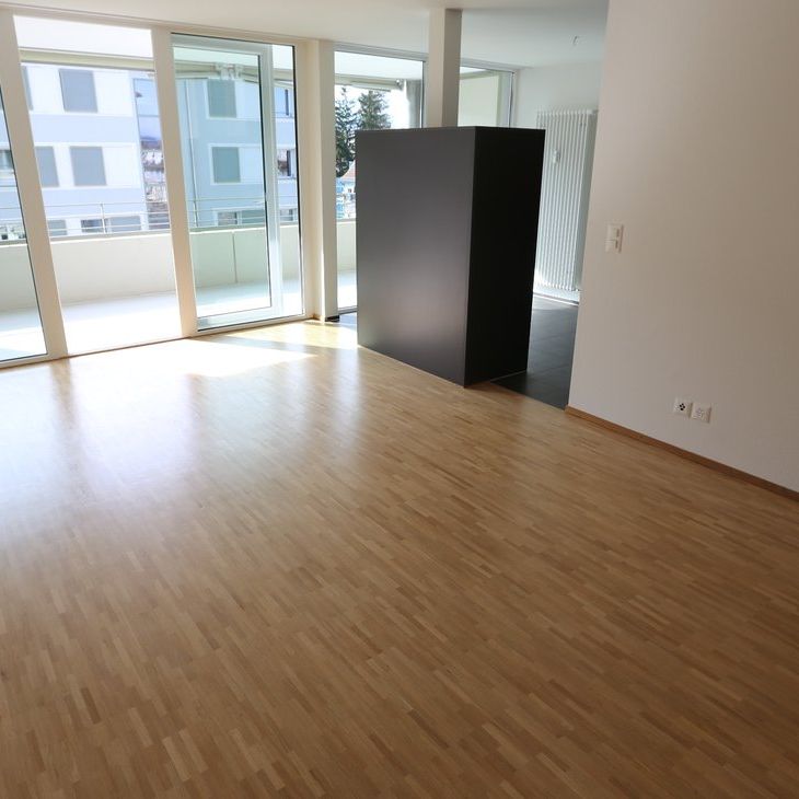 Lichtdurchflutete, moderne Wohnung an kinderfreundlicher Lage - Photo 1