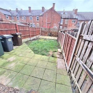 Avenue Road, Wath Upon Dearne - Photo 2