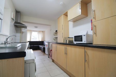 King Street, Treforest, Pontypridd - Photo 4