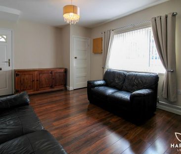 3 bedroom semi-detached house to rent - Photo 3