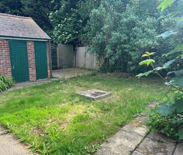 2 bedroom semi-detached bungalow to rent - Photo 4