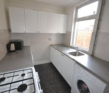 3 bedroom terraced house to rent - Photo 6