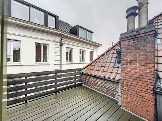 Charmant bemeubeld appartement met groot zongericht terras - Photo 1