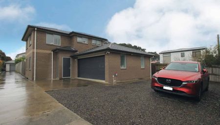 New Lynn, 5 bedrooms - Photo 4